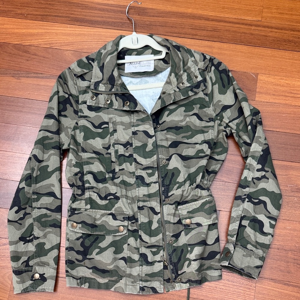 Local European Green Camouflage Utility Jacket